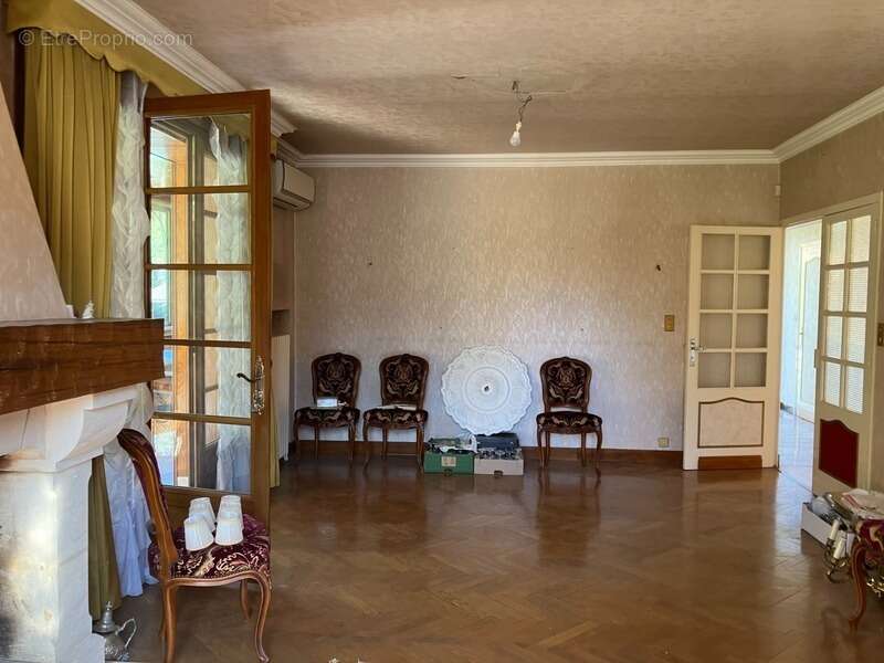 Maison à NOTRE-DAME-DE-SANILHAC