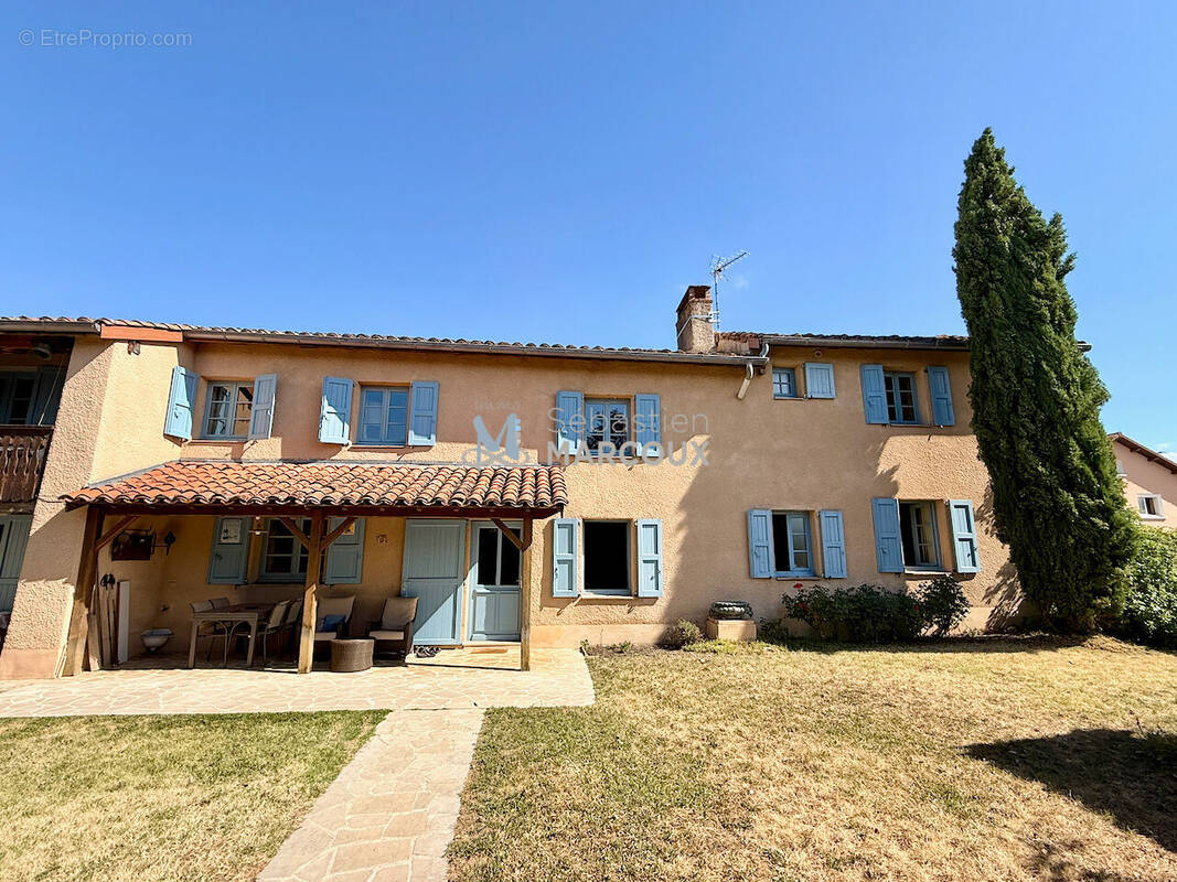 Maison à SAINT-ETIENNE-LE-MOLARD