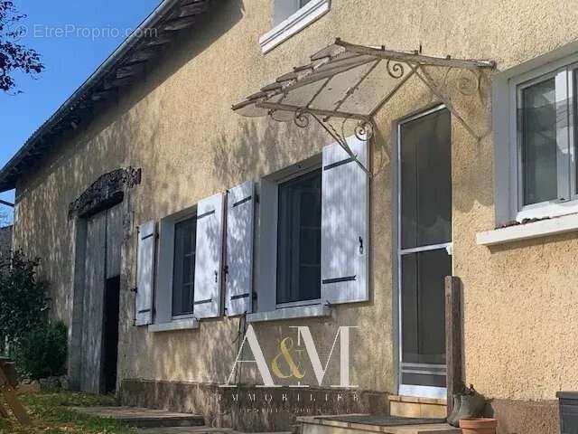 Maison à MAINZAC
