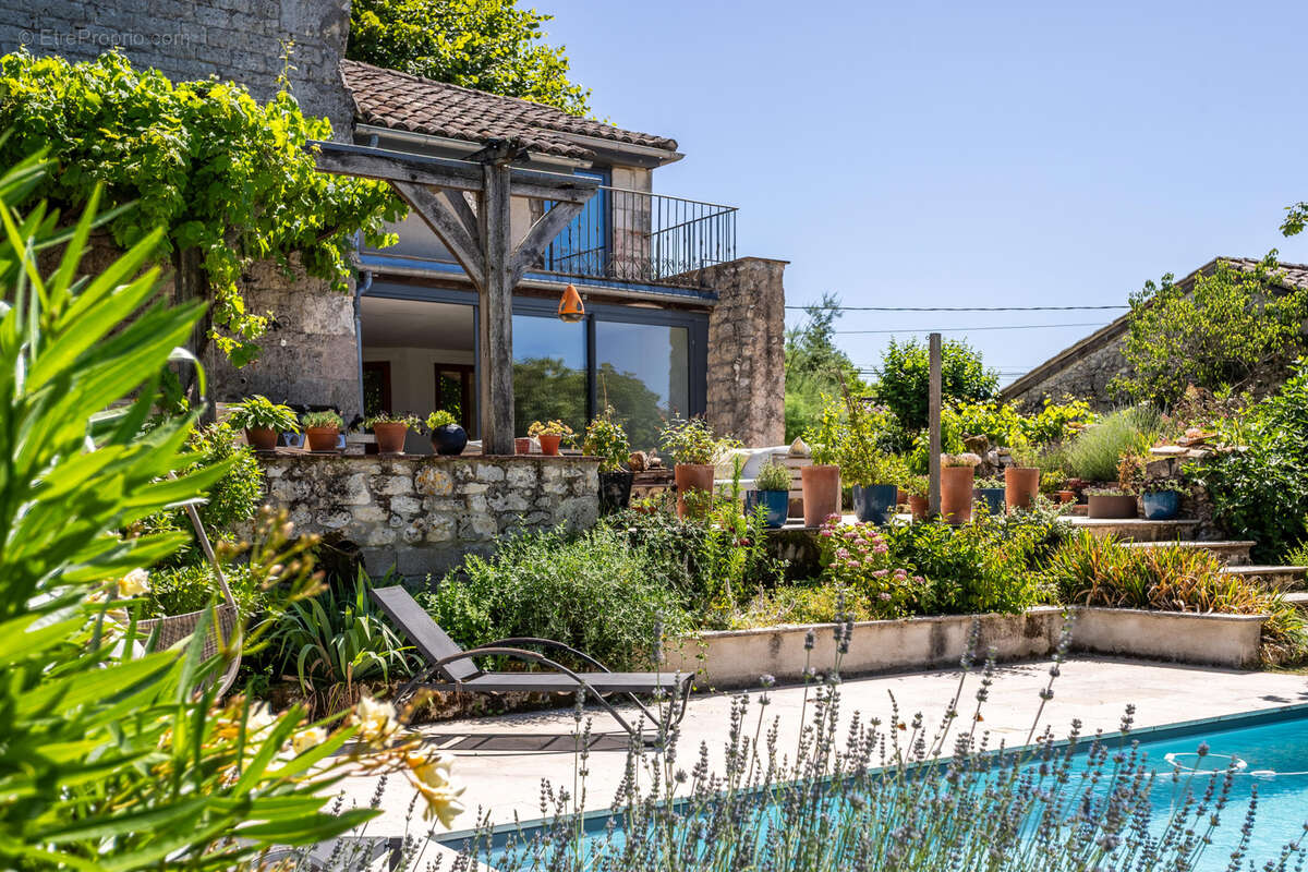 Propriété de campagne avec piscine et dépendances - photo 17