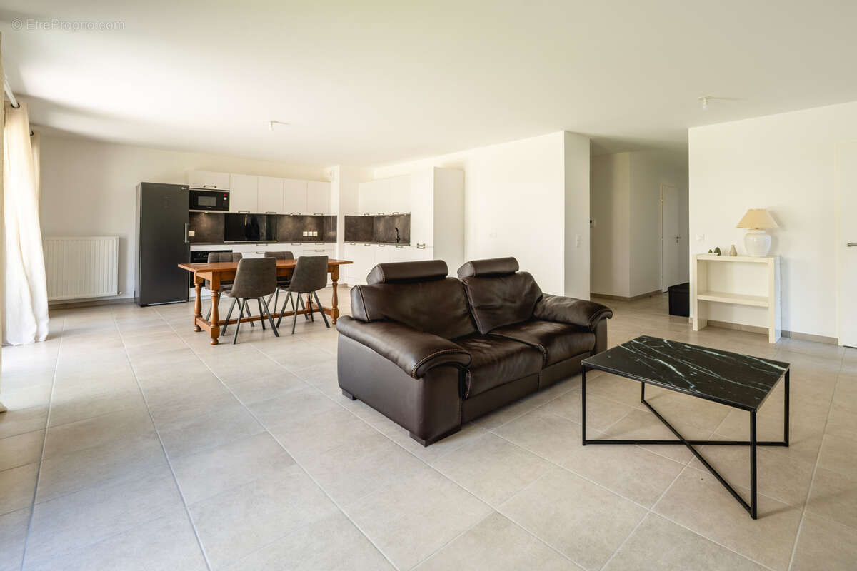 Appartement à SAINT-JORIOZ