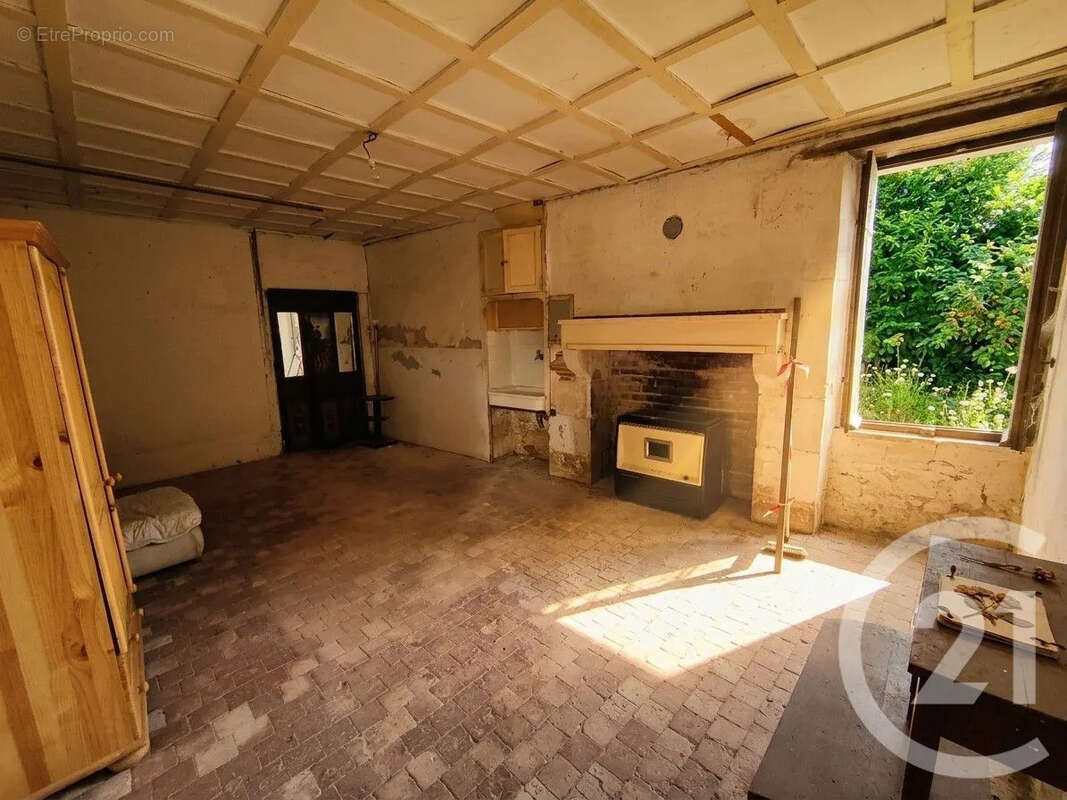 Maison 79 m² à Saint-Bouize  - photo 4