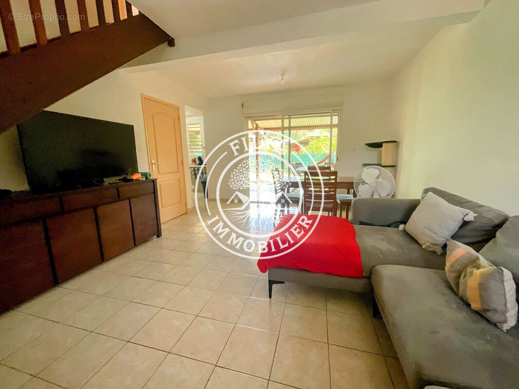 Maison à REMIRE-MONTJOLY