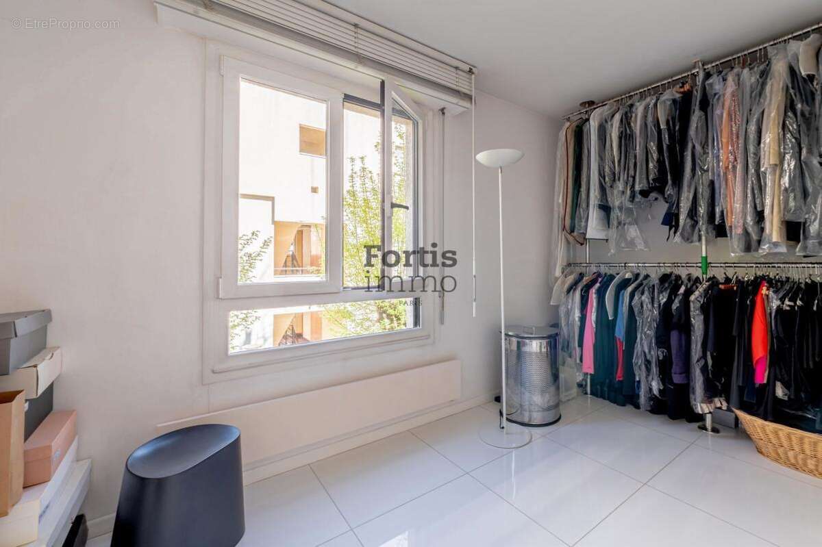 Appartement à PARIS-20E