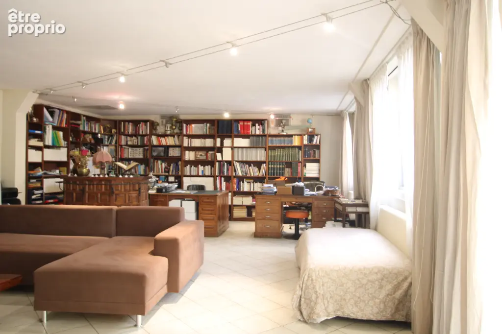 Rare enssemble immobilier proche rempart - photo 4