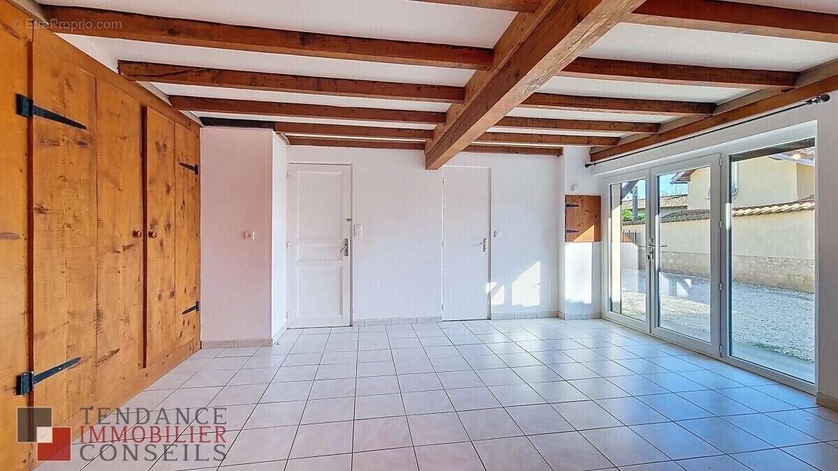 Maison à GARNERANS