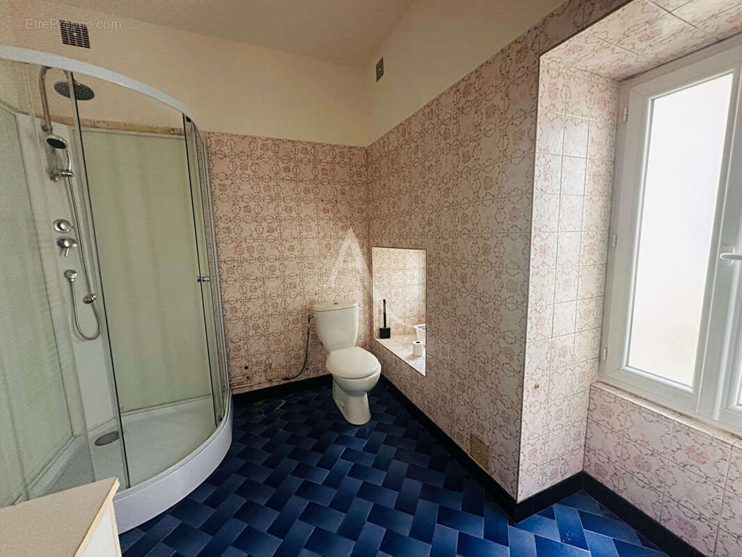 Immeuble de caractère sur la Rive Gauche de Saintes 9 pièce(s) 230 m2 - photo 14