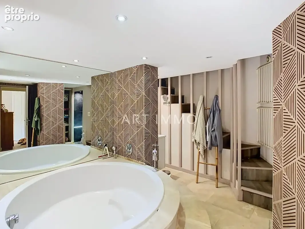 Propriete a maubec  villa de standing avec piscine et gîte indépendant - photo 15