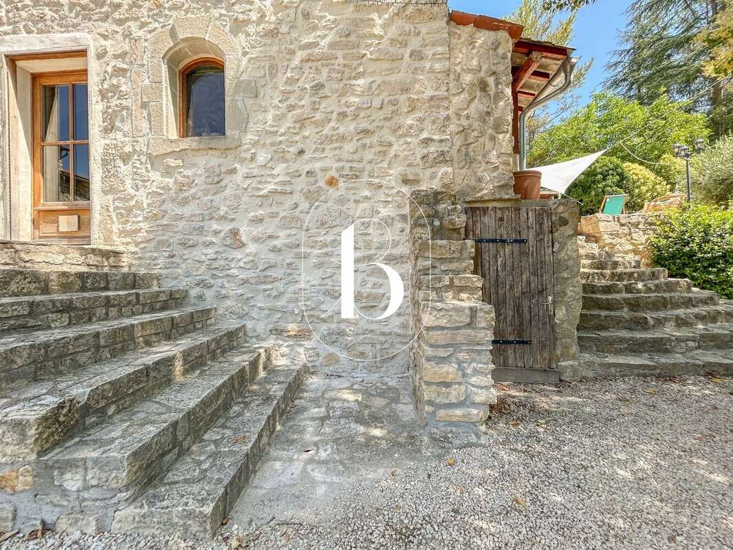 Maison à BARJAC