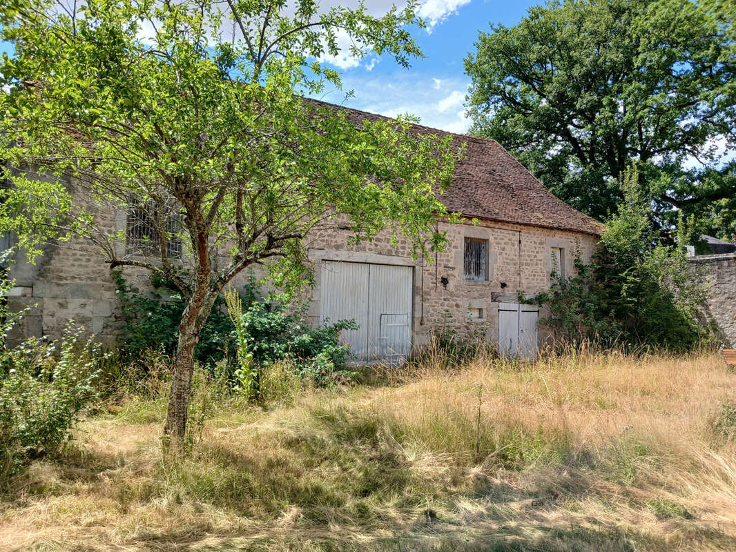 Exclusivité , maison de famille avec des grandes dépendances, entre Le Lac de Crescent et Lormes, Morvan à moi - photo 104