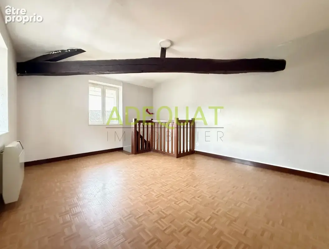 BOURGOIN JALLIEU 'RUE PIETONNE', appartement de type 2 en duplex… - photo 8