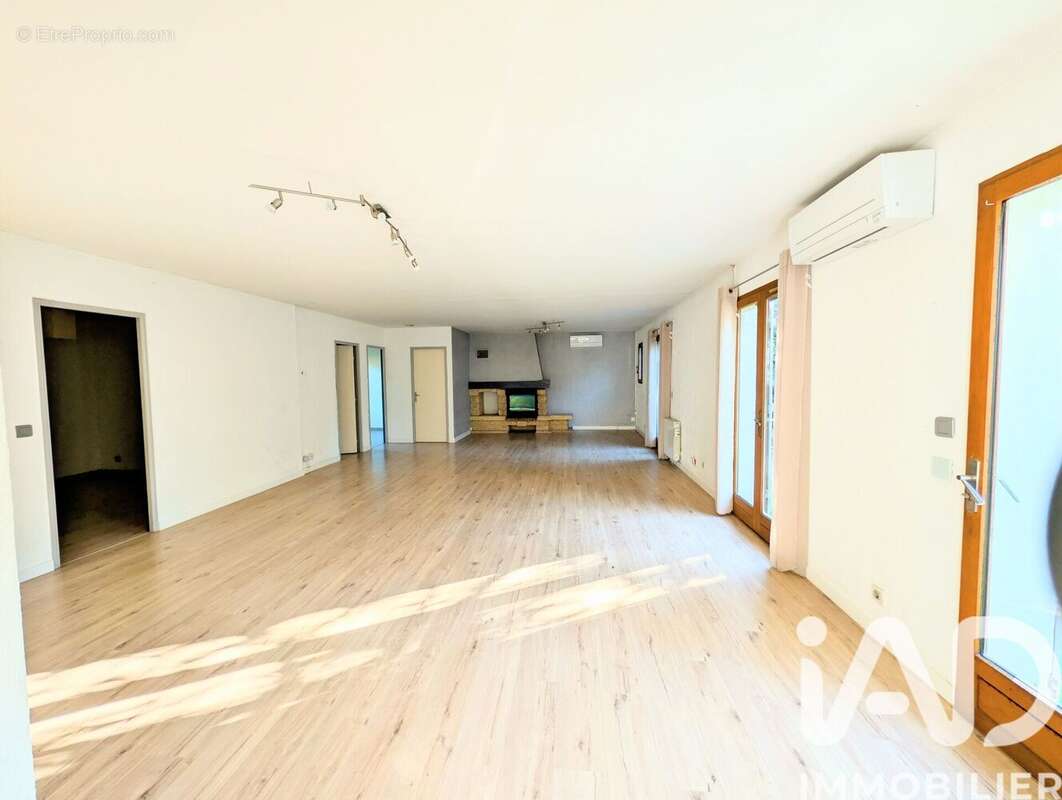 Photo 7 - Maison à ENTRAIGUES-SUR-LA-SORGUE