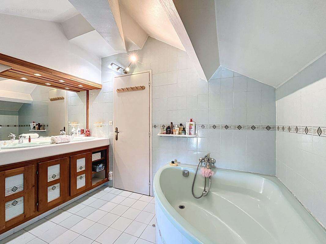 Maison à TOURNON-SUR-RHONE