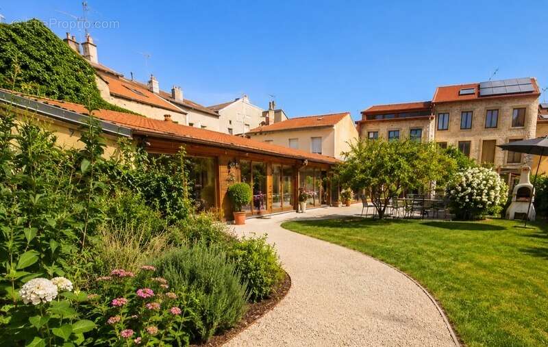 Maison à MIRECOURT