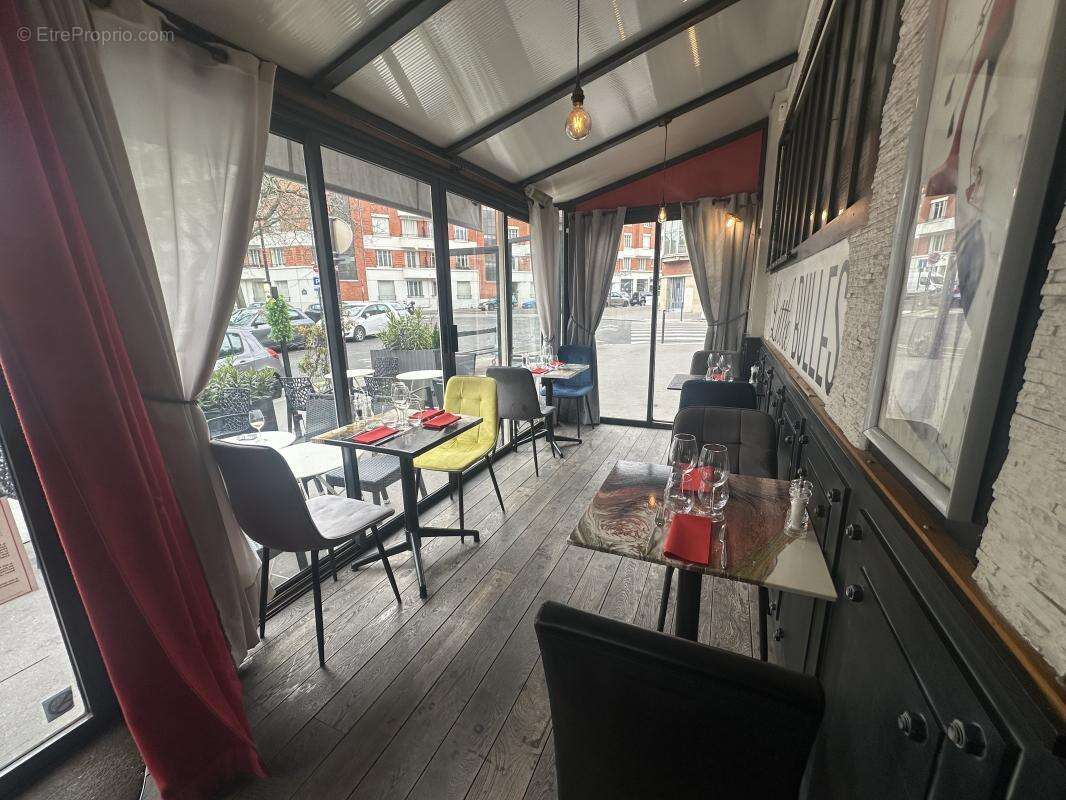 Commerce à PARIS-16E