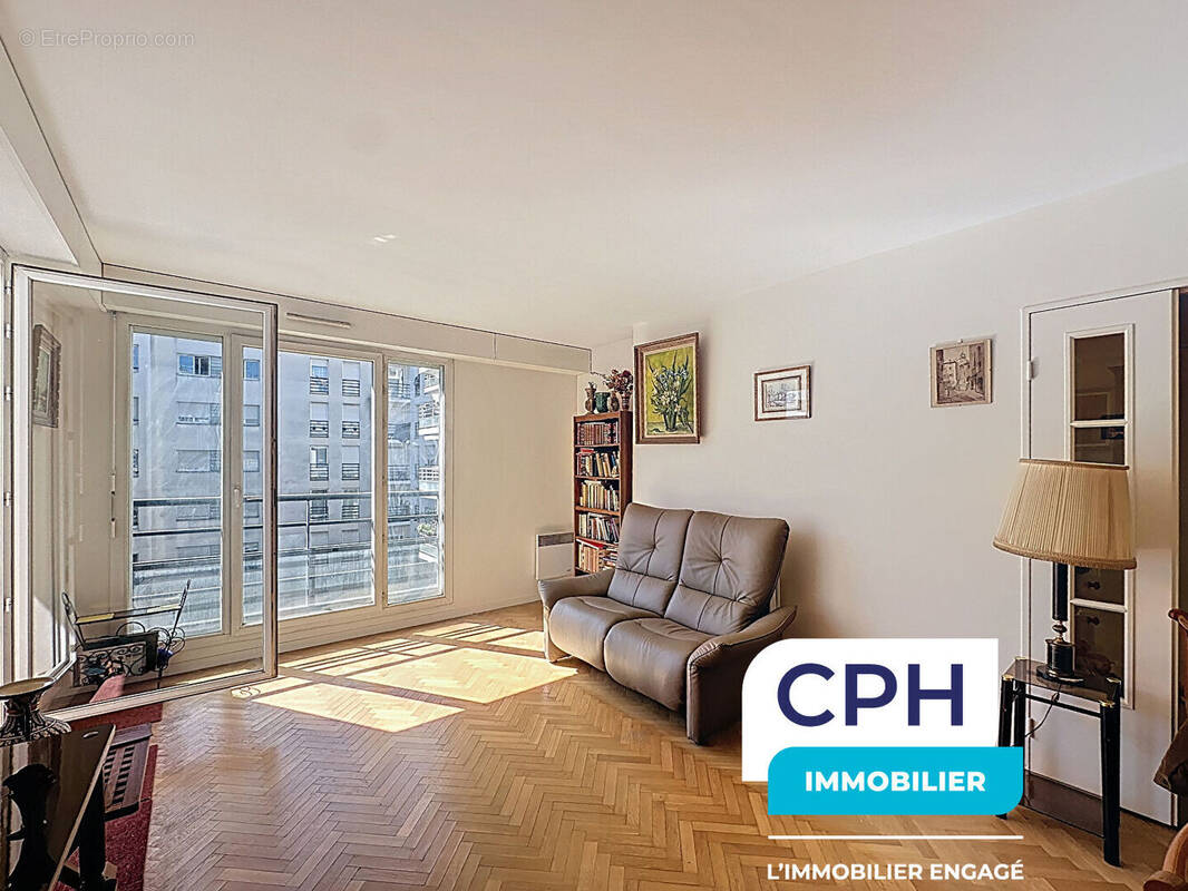 Appartement à PARIS-19E