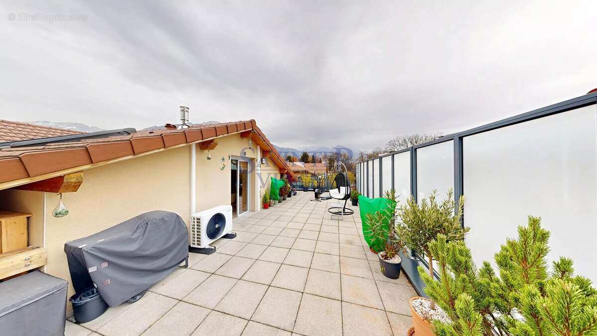 Attique T5 en duplex avec grandes terrasses et 2 garages – Bonneville- libre de suite - photo 12