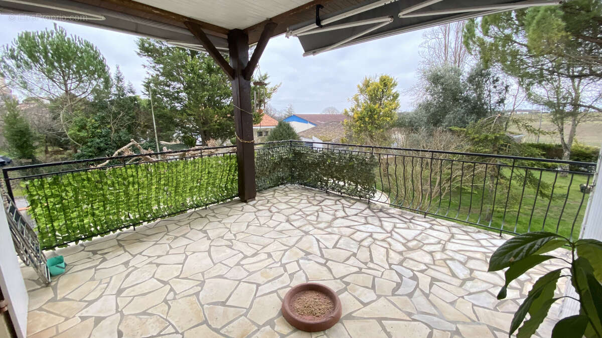 Maison à SAINT-FORT-SUR-GIRONDE