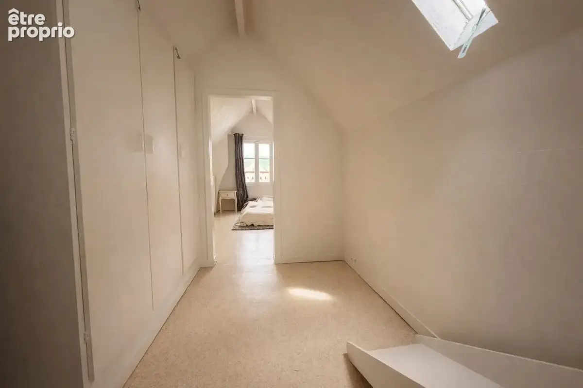 enfilade des trois pièces sous combmes