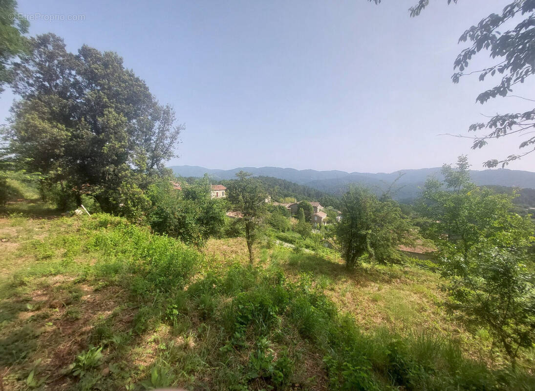 Terrain à SAINT-PAUL-LA-COSTE