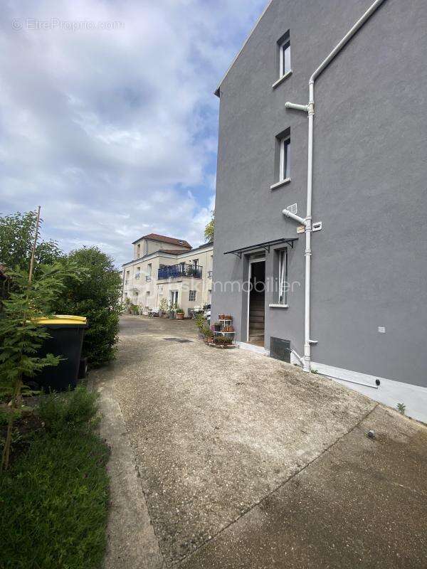 Appartement à LES LILAS