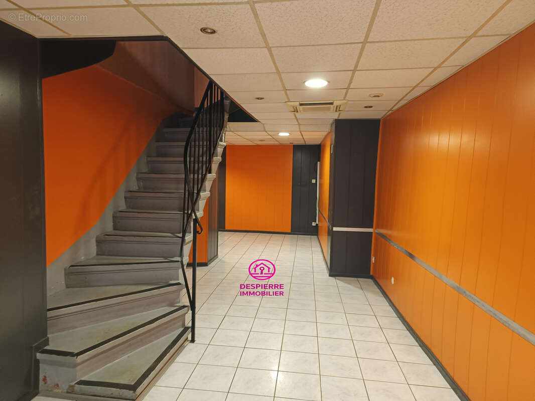 Commerce à LE PEAGE-DE-ROUSSILLON