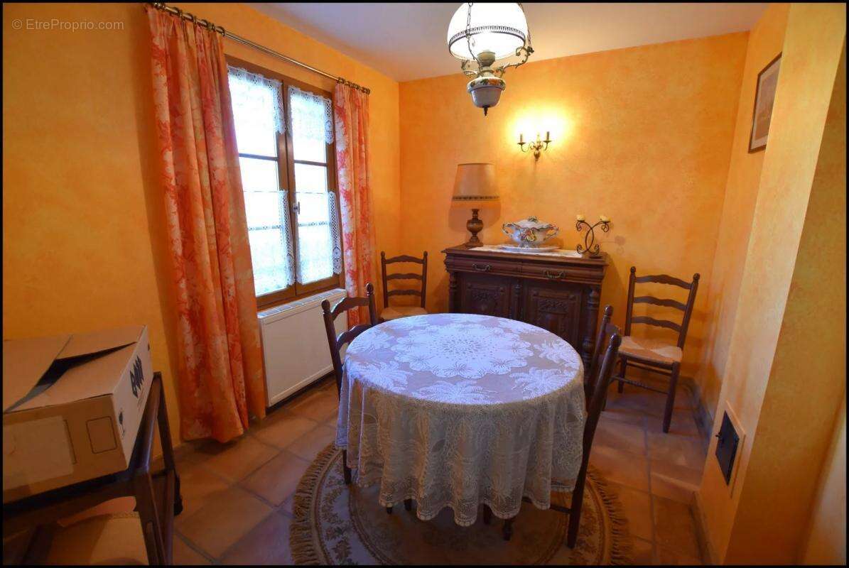 Maison à LAROQUE-DES-ARCS