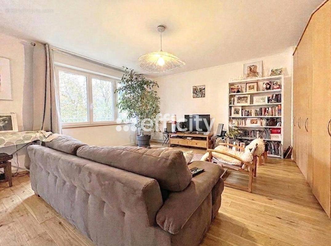 Appartement à LE PLESSIS-ROBINSON