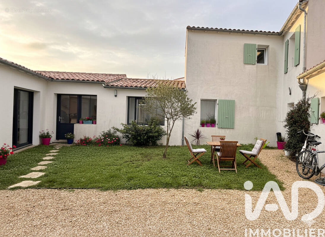 Photo 1 - Maison à LA FLOTTE
