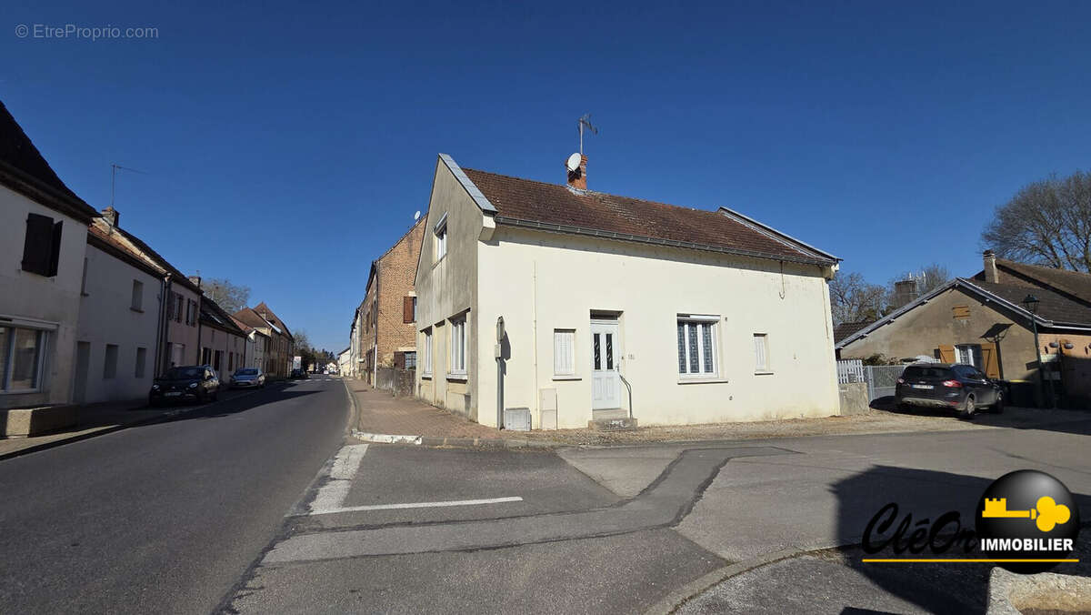 Maison à MERVANS