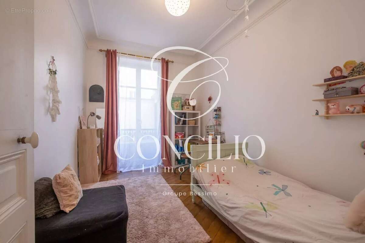 Appartement à PARIS-8E