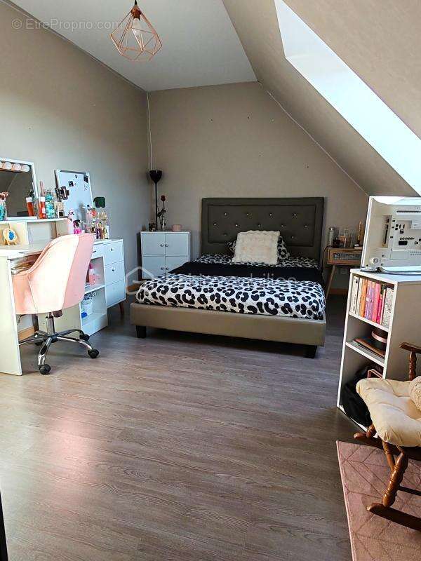 Maison à D'HUISON-LONGUEVILLE