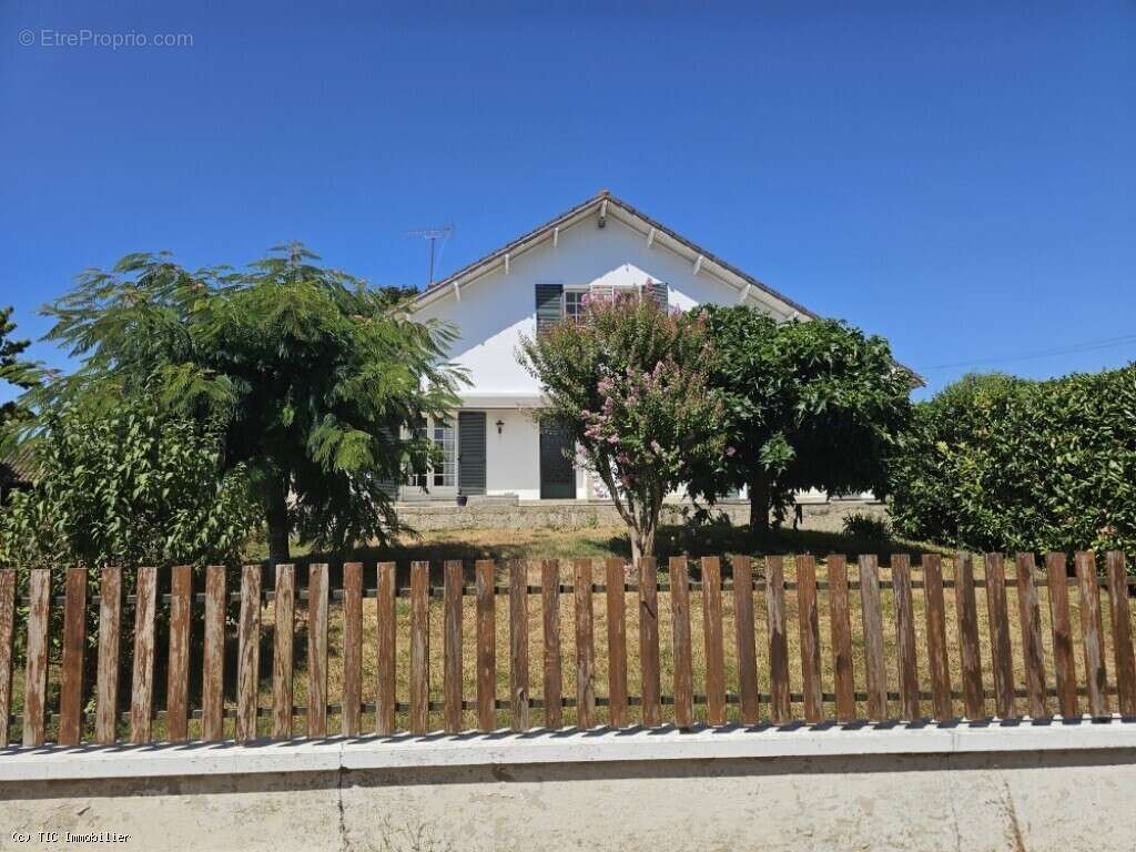 Beau Pavillon entre Ruffec et Sauzé-Vaussais - photo 33