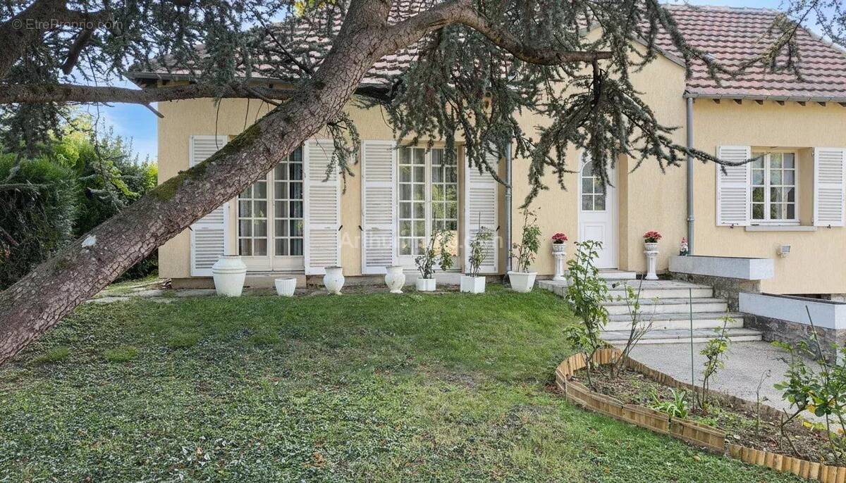 Maison à SAINT-FARGEAU-PONTHIERRY