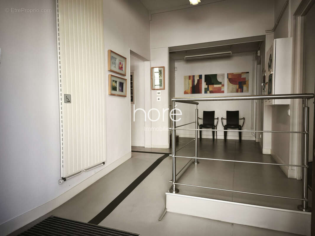 Commerce 138 m² à Sens  - photo 3