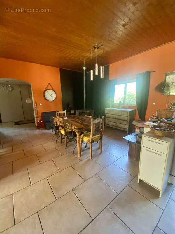 Maison à LE TEMPLE