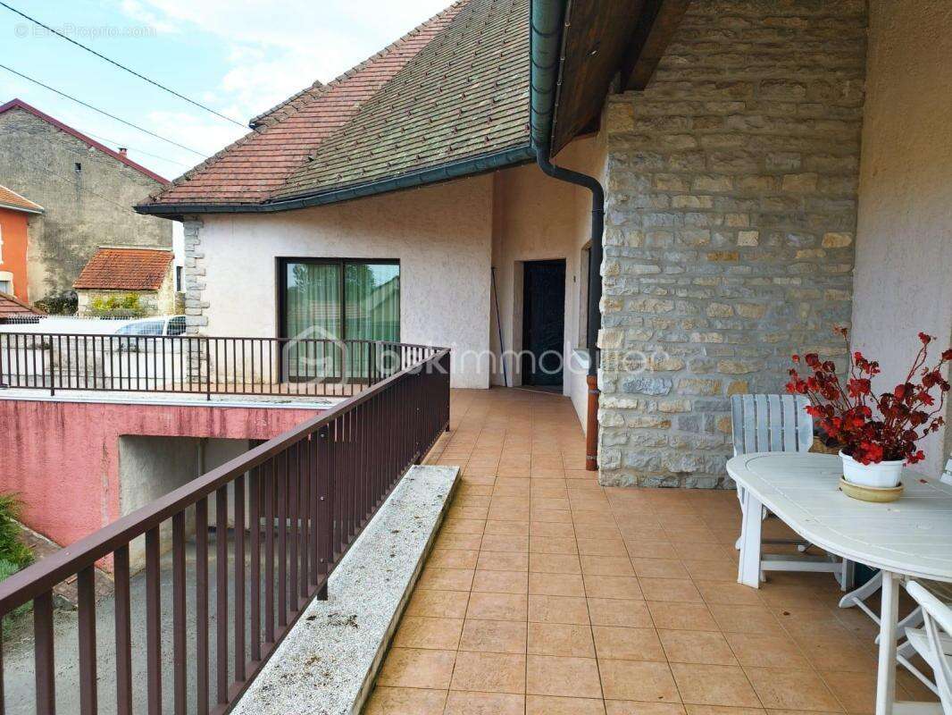 Maison à CLAIRVAUX-LES-LACS