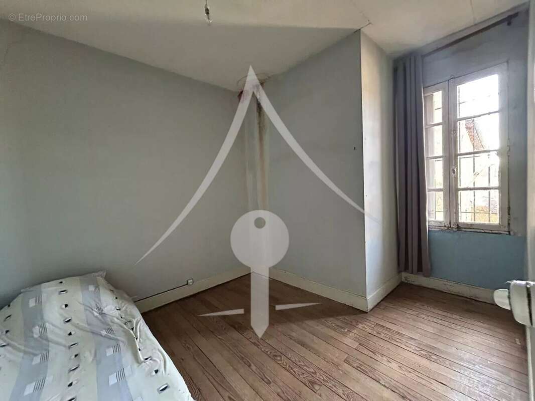 Maison à LAVERNOSE-LACASSE