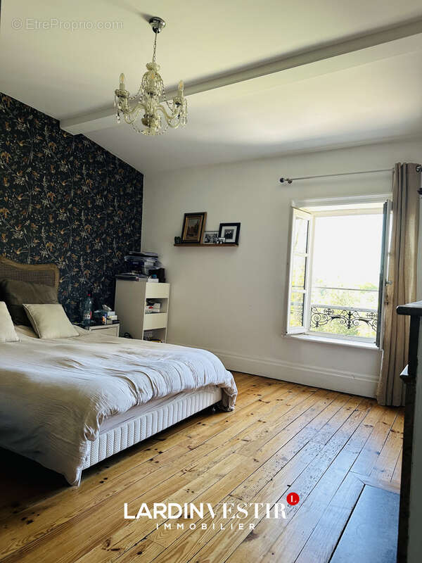 Maison à SAINT-GENIS-LAVAL