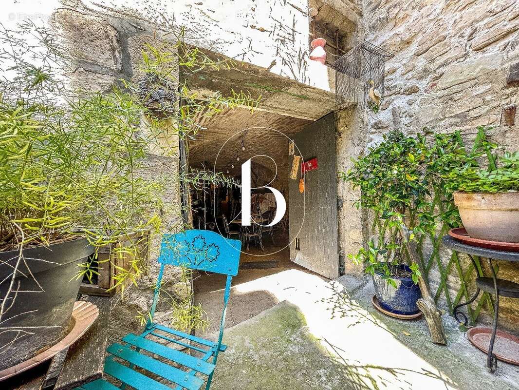 Maison à BARJAC