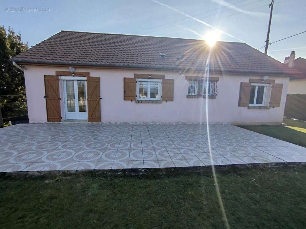 Maison à LA HAYE-MALHERBE