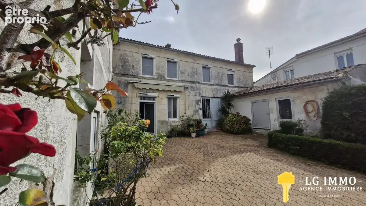 Photo Maison à Mortagne-Sur-Gironde au prix de 180 500€