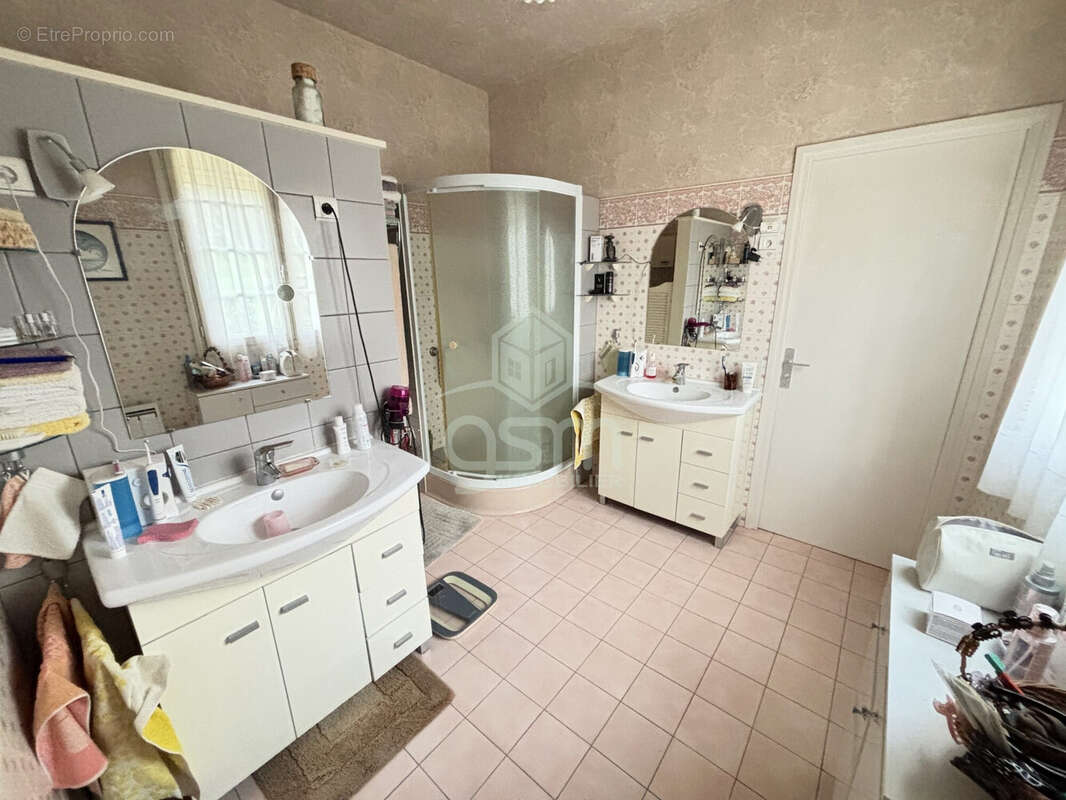 Maison à SAINTE-MAURE-DE-TOURAINE