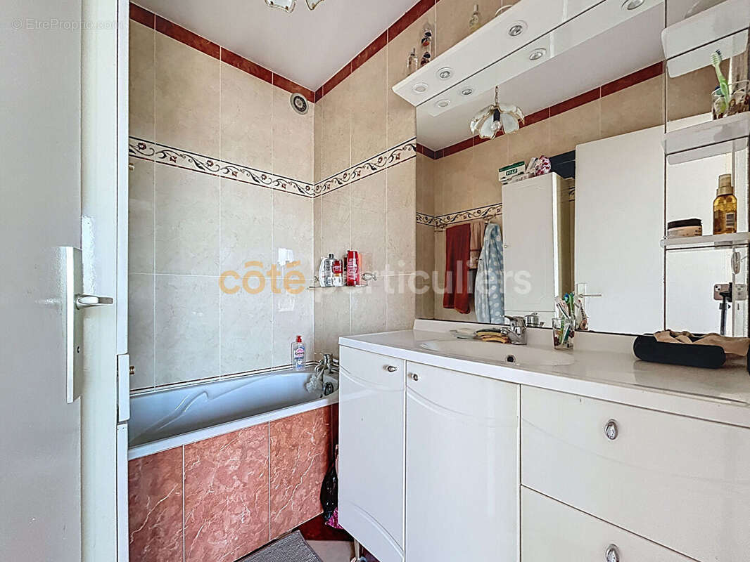 Appartement à SAINT-MAUR-DES-FOSSES