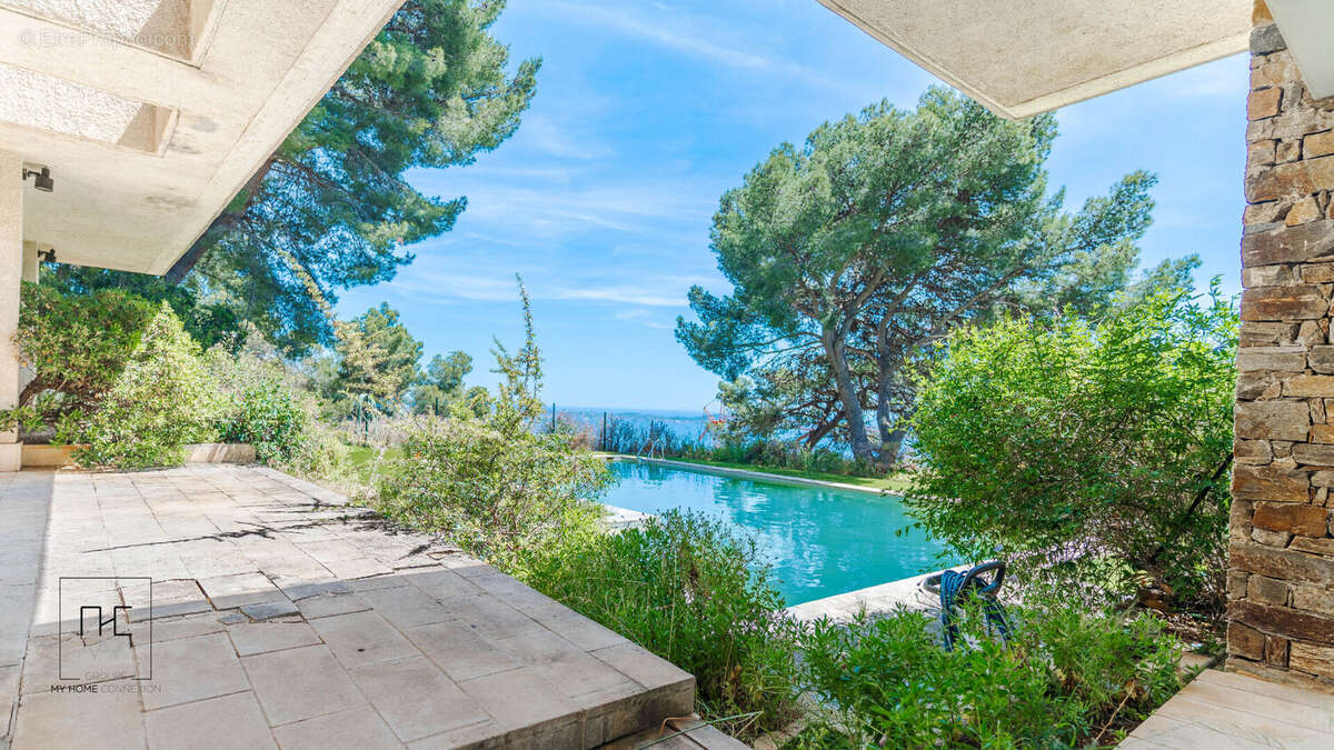 Maison à CARQUEIRANNE