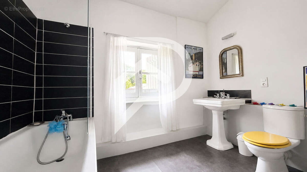 Véritable Maison Coup de Coeur 250 m² et son Jardin Secret Mazamet - photo 14