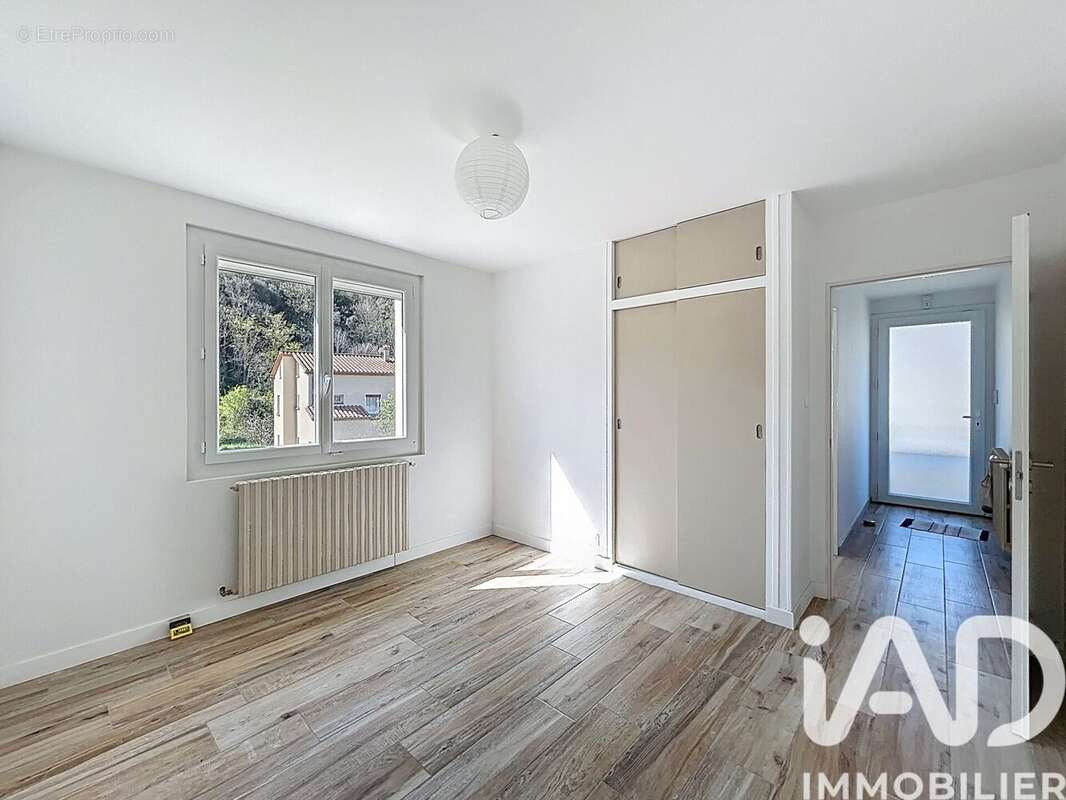 Photo 8 - Maison à REYNES