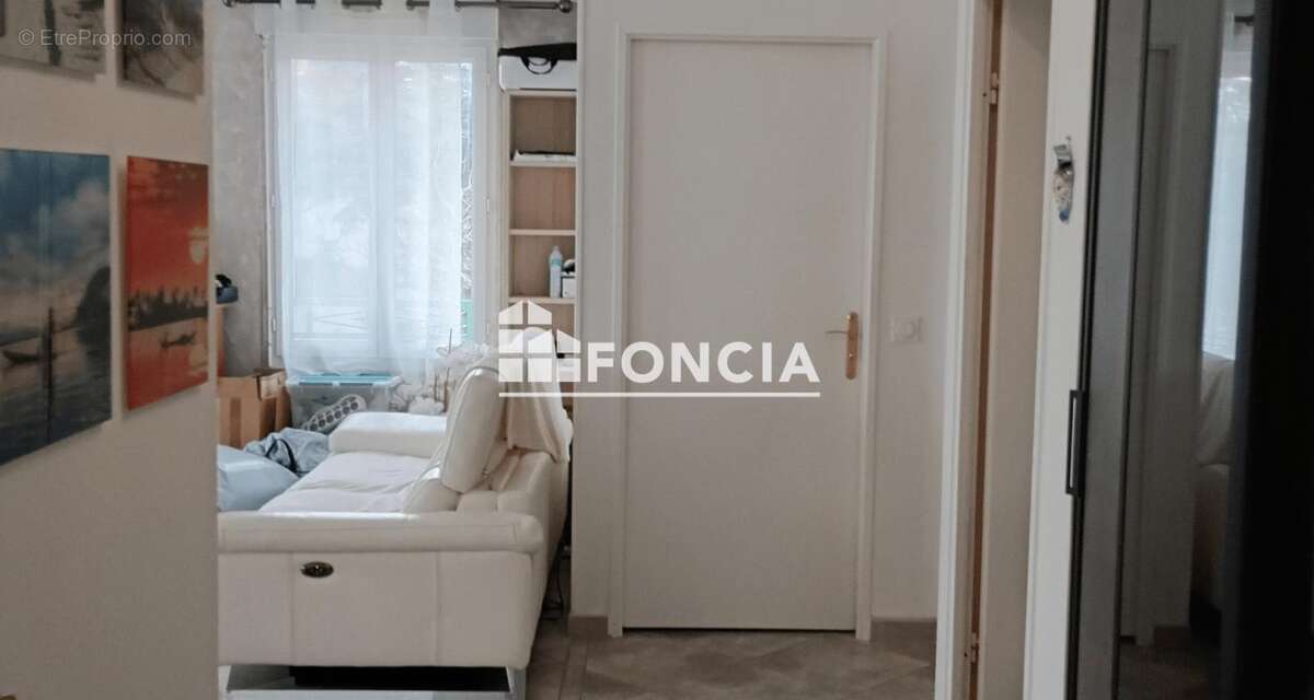 Appartement à SAINT-PIERRE-DU-PERRAY