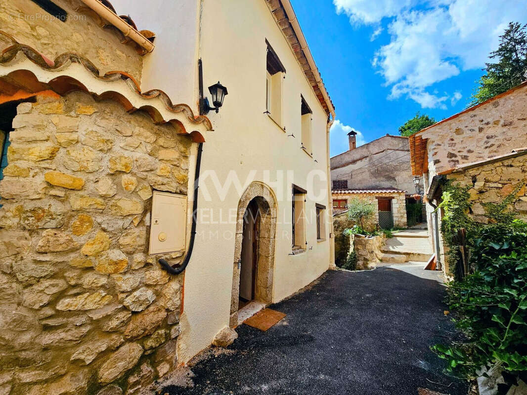 Maison 2 pièces 51 m² à vendre à Escragnolles (06460) - photo 2