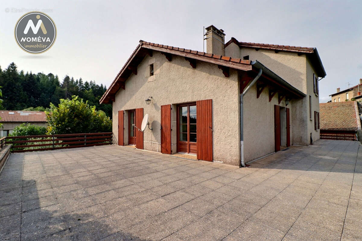 Maison à MONTFAUCON-EN-VELAY